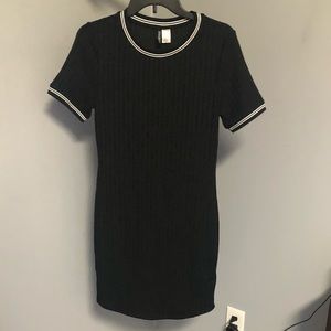 Black bodycon dress